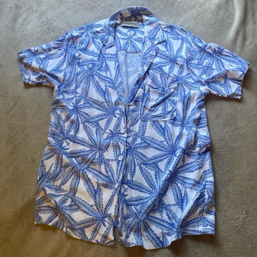 Weed leaf top